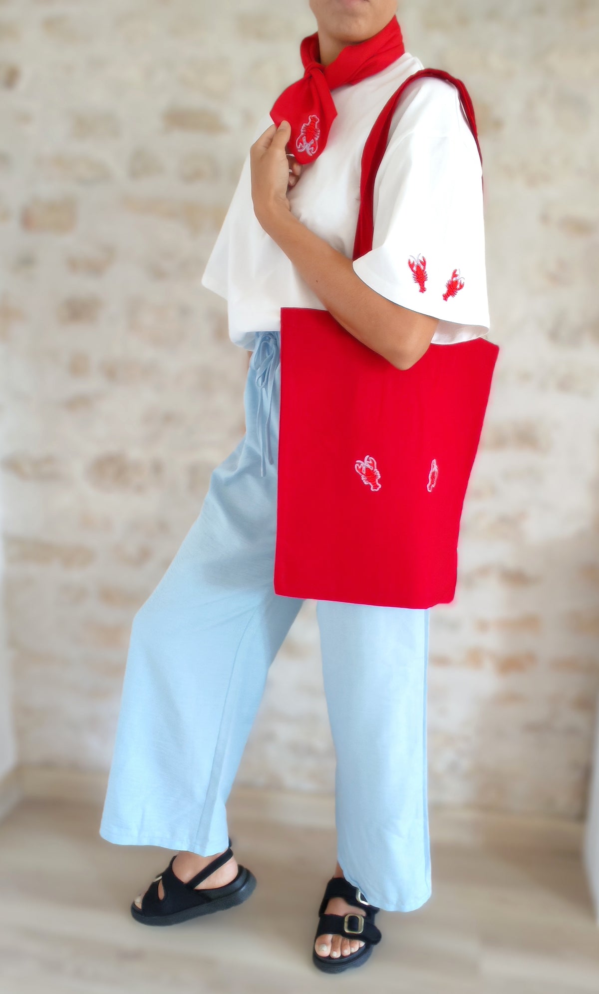 Chemise crop top blanche avec écussons homard – BFunny