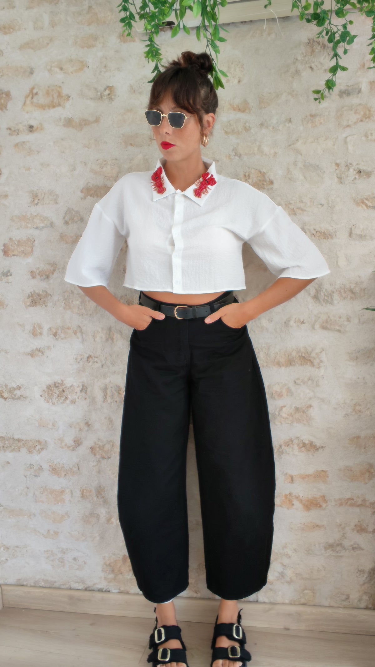 Chemise crop top homard portée – style chic et décalé BFunny