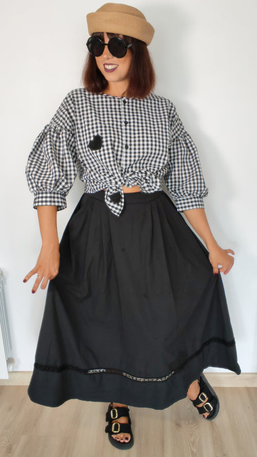 Détail écusson cœur brodé sur chemise vichy – BFunny