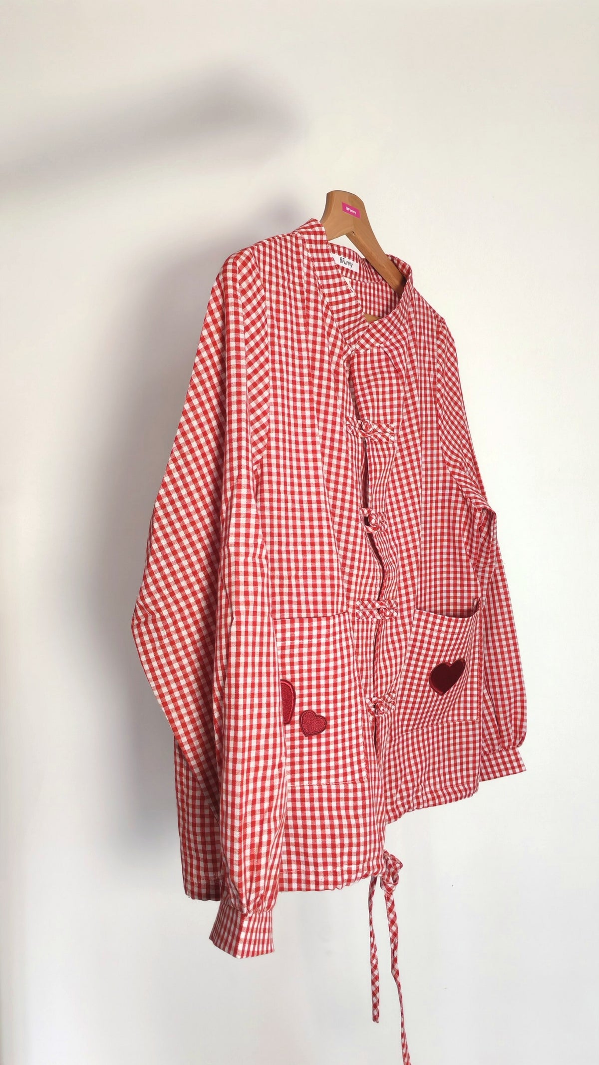 Chemise vichy rouge et blanc avec écussons brodés – BFunny